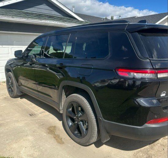 2025 Jeep Grand Cherokee L Limited 4WD | V6 | Low KMs | 7 Passenger | Heated Seats | Power Liftgate | Capri Leatherette Redwater AB