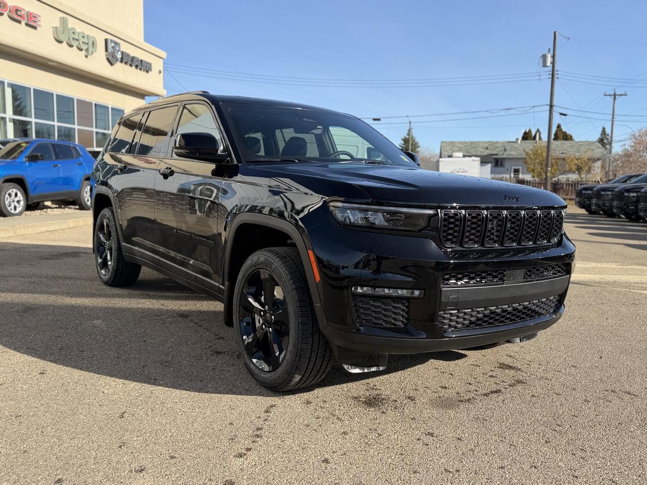 2025 Jeep Grand Cherokee L Limited 4x4 | V6 | Black Appearance Pkg | Pano Sunroof | Remote Start Redwater AB