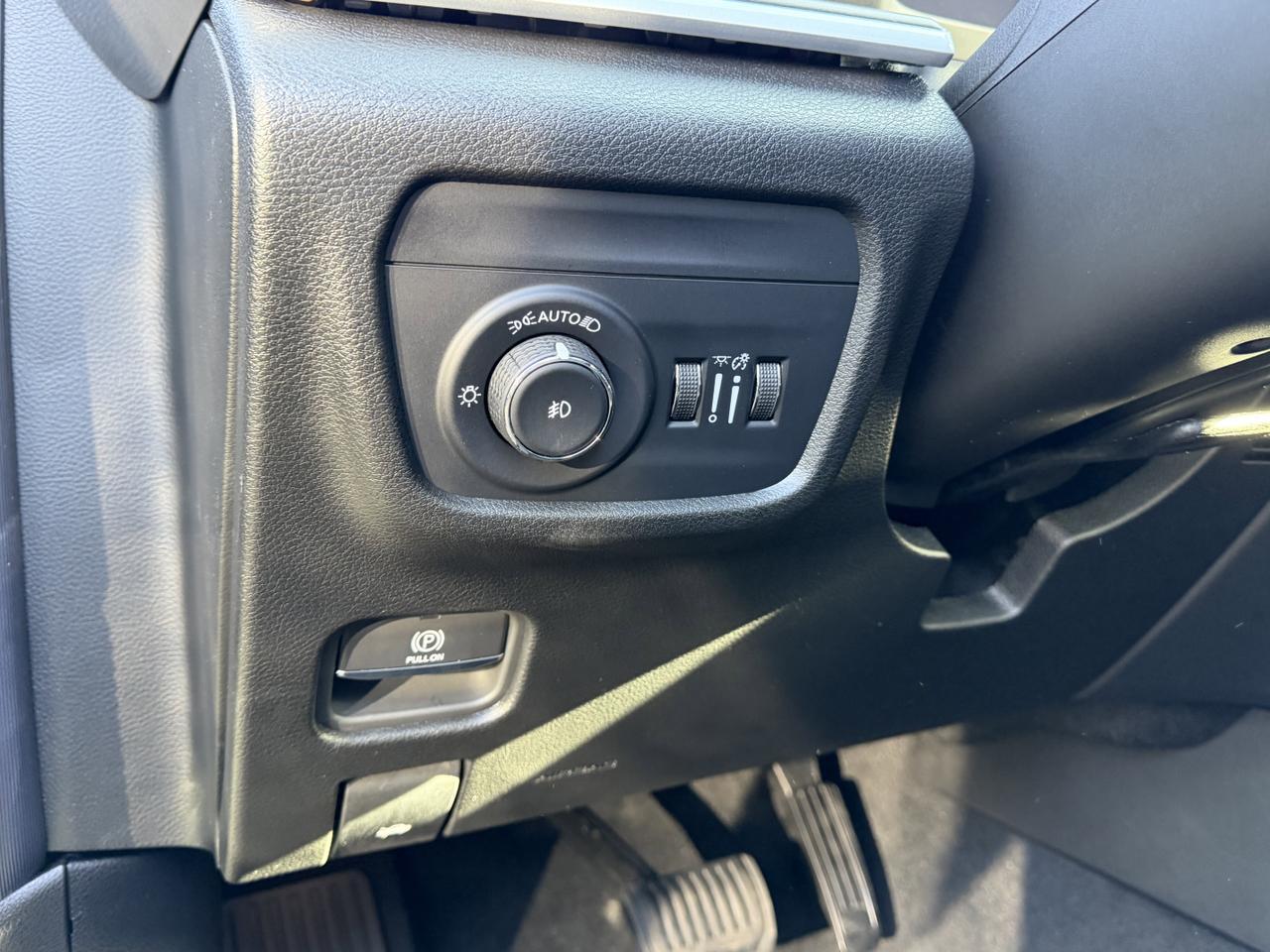 2025 Jeep Grand Cherokee L Limited 4x4 | V6 | Black Appearance Pkg | Pano Sunroof | Remote Start Redwater AB