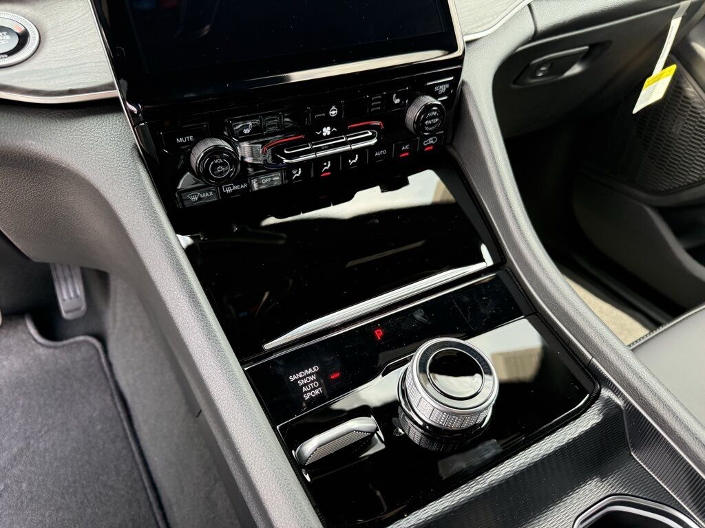 2025 Jeep Grand Cherokee L Limited Crestwood KY