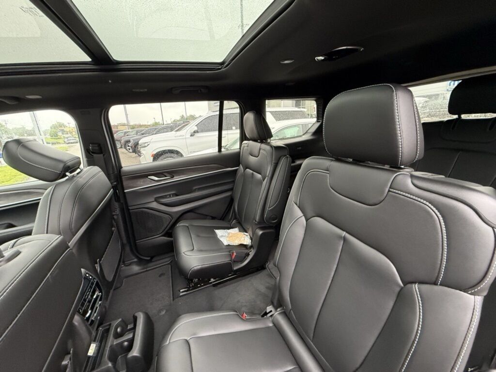 2025 Jeep Grand Cherokee L Limited Crestwood KY