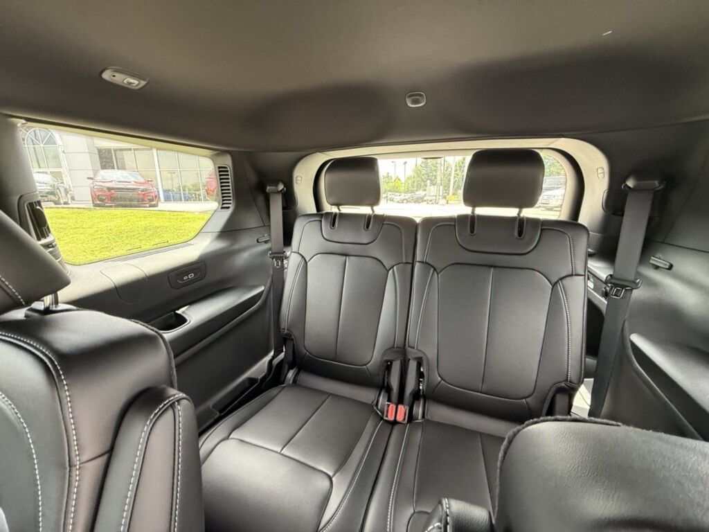2025 Jeep Grand Cherokee L Limited Crestwood KY