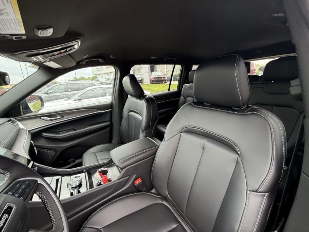 2025 Jeep Grand Cherokee L Limited Crestwood KY