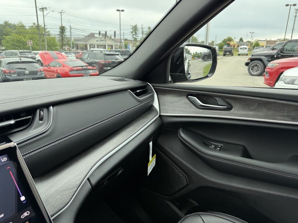 2025 Jeep Grand Cherokee L Limited Crestwood KY