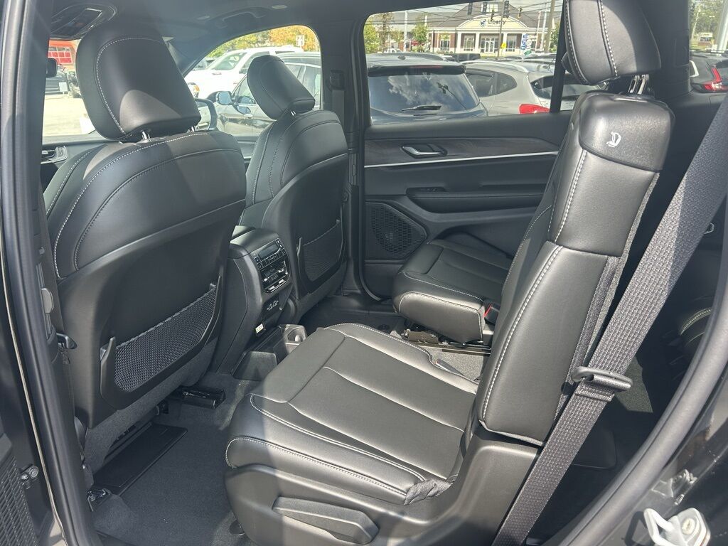 2025 Jeep Grand Cherokee L Limited Crestwood KY