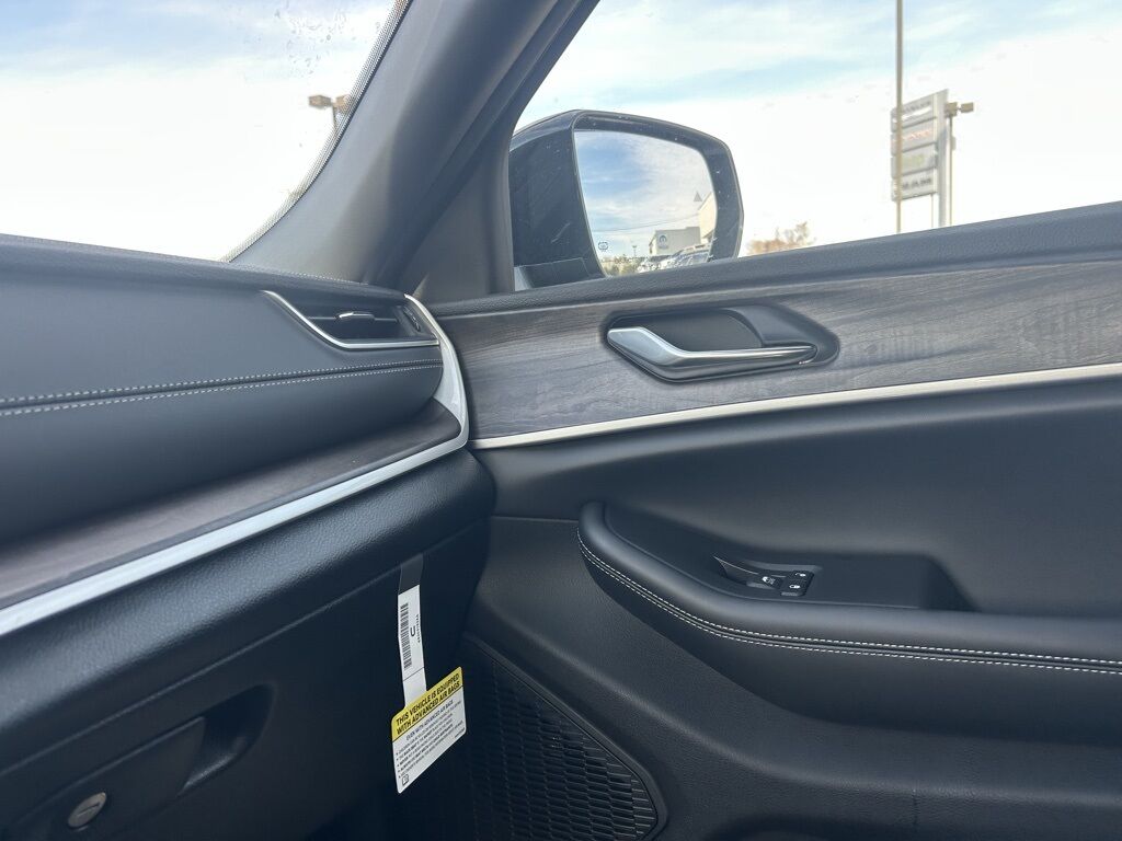 2025 Jeep Grand Cherokee L Limited Crestwood KY