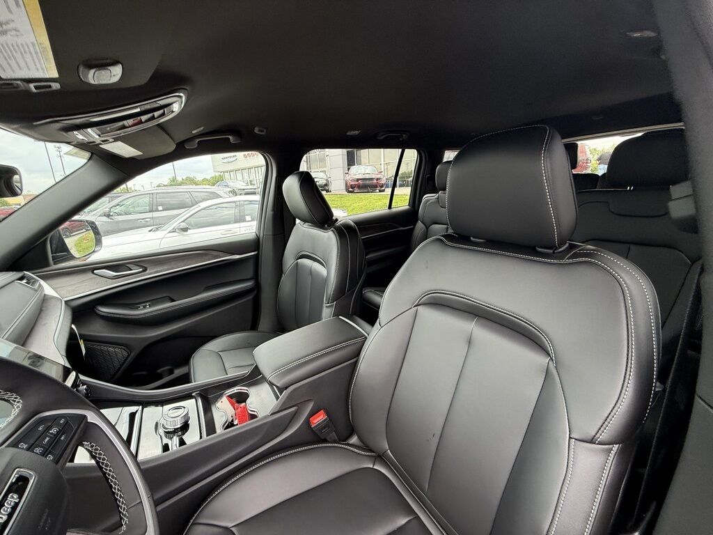2025 Jeep Grand Cherokee L Limited Crestwood KY