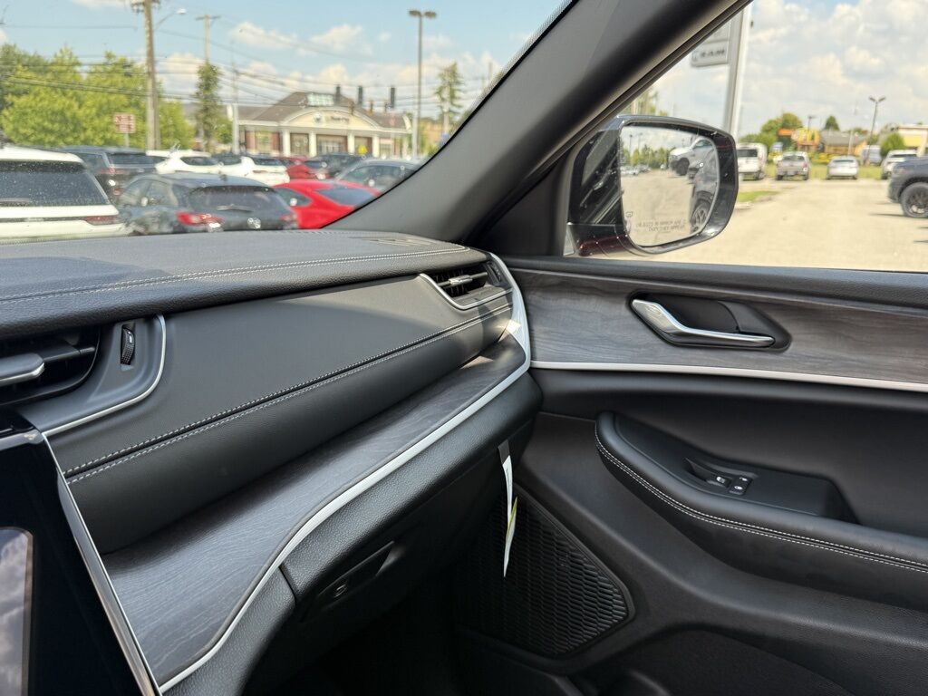 2025 Jeep Grand Cherokee L Limited Crestwood KY