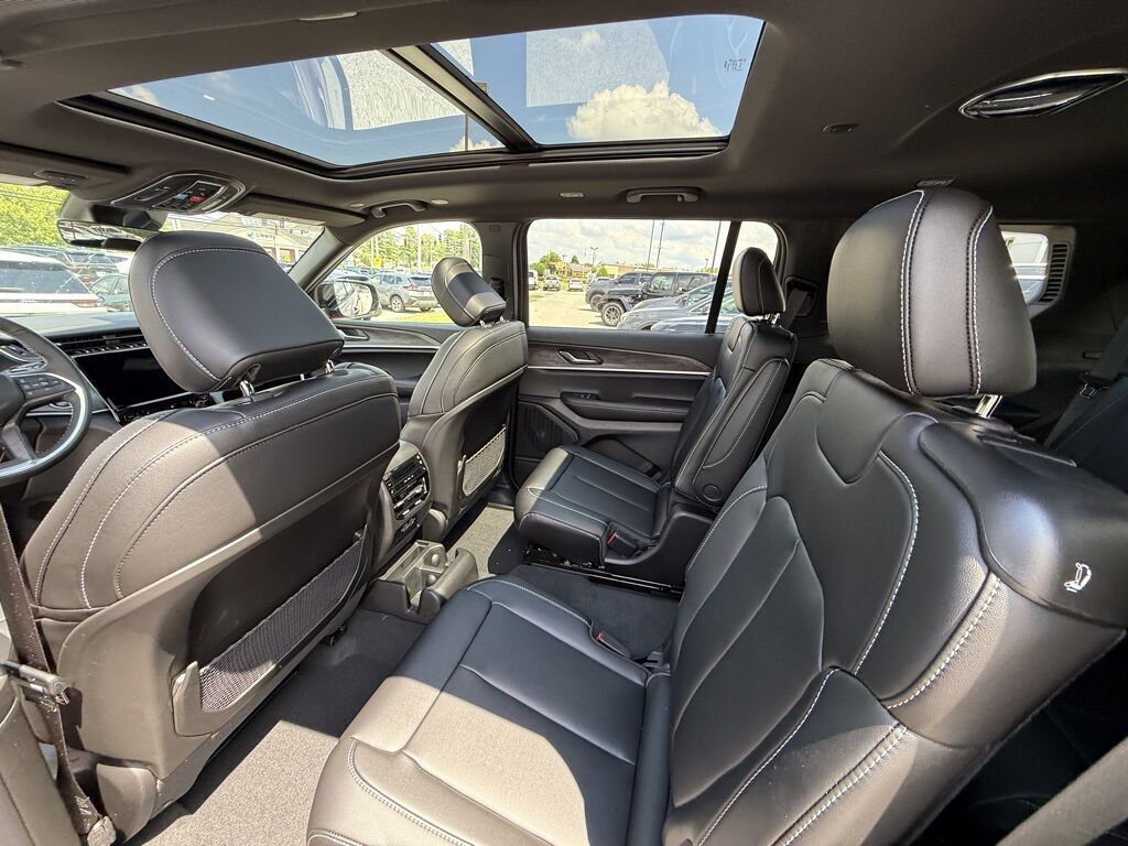 2025 Jeep Grand Cherokee L Limited Crestwood KY