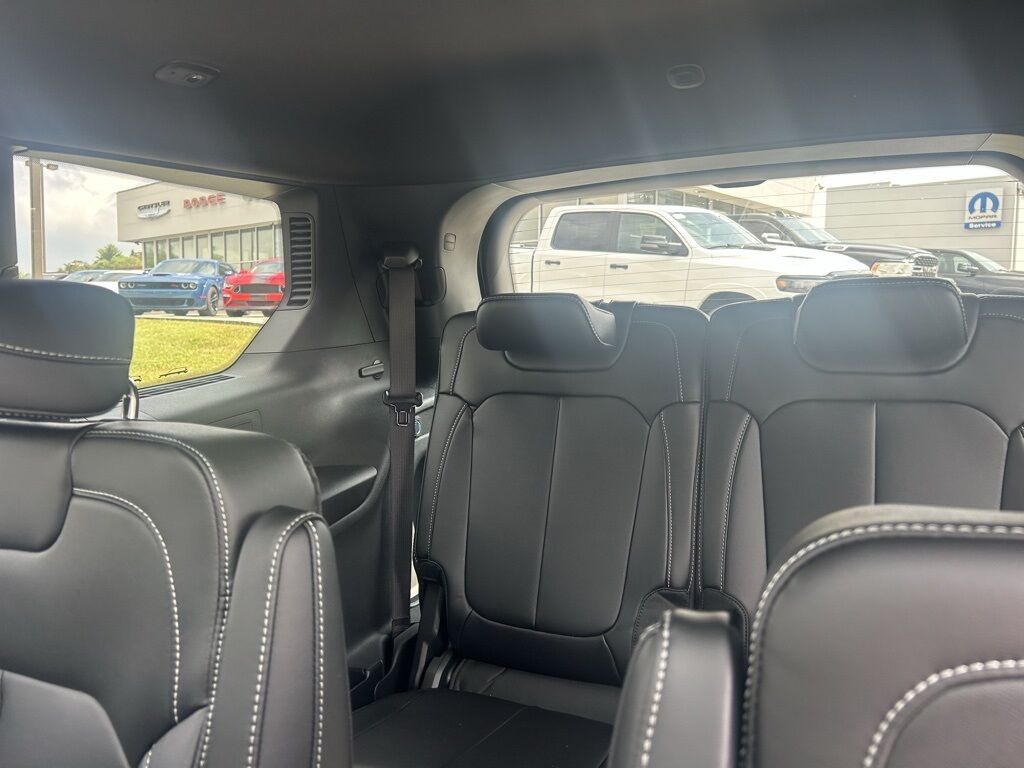 2025 Jeep Grand Cherokee L Limited Crestwood KY