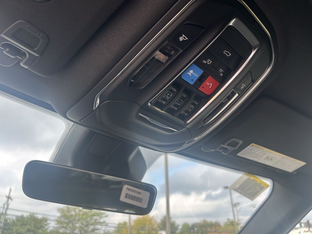 2025 Jeep Grand Cherokee L Limited Crestwood KY
