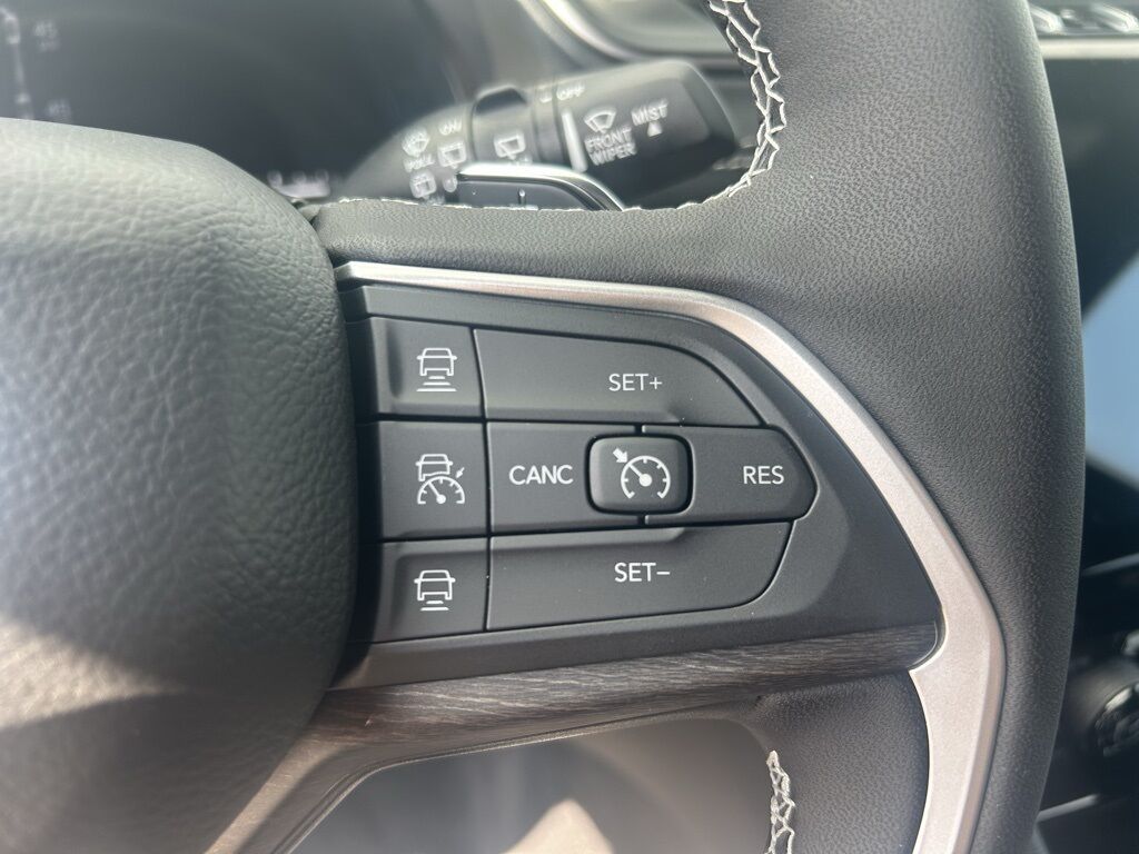 2025 Jeep Grand Cherokee L Limited Crestwood KY