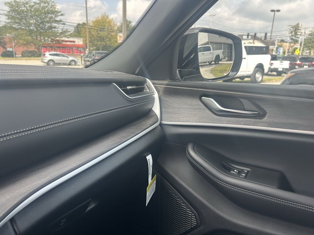 2025 Jeep Grand Cherokee L Limited Crestwood KY