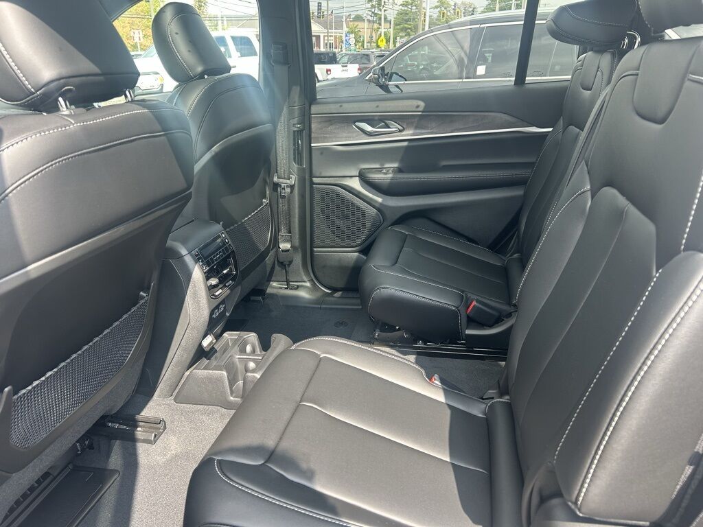 2025 Jeep Grand Cherokee L Limited Crestwood KY