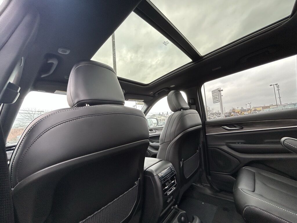 2025 Jeep Grand Cherokee L Limited Crestwood KY