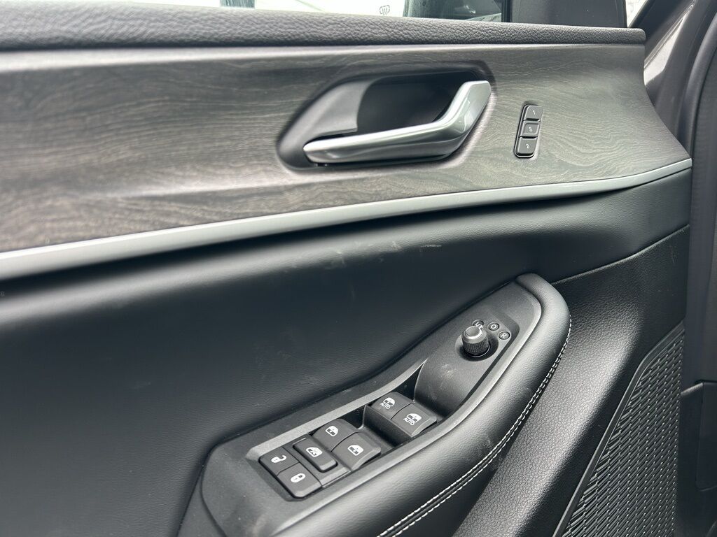 2025 Jeep Grand Cherokee L Limited Crestwood KY