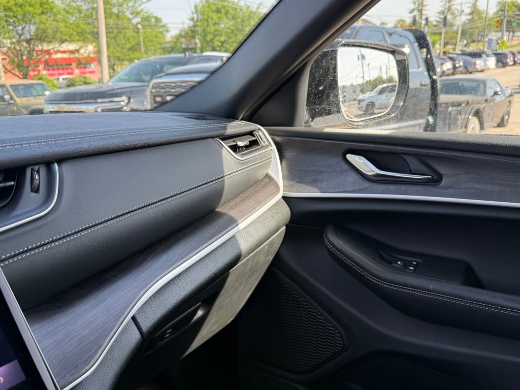 2025 Jeep Grand Cherokee L Limited Crestwood KY