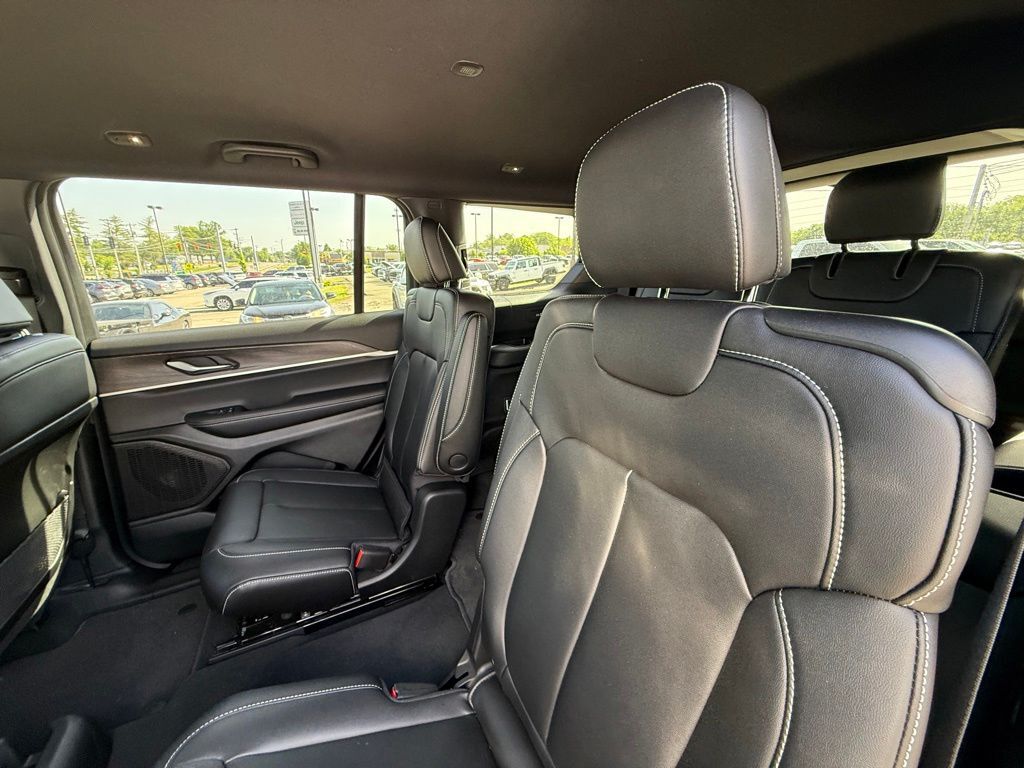 2025 Jeep Grand Cherokee L Limited Crestwood KY