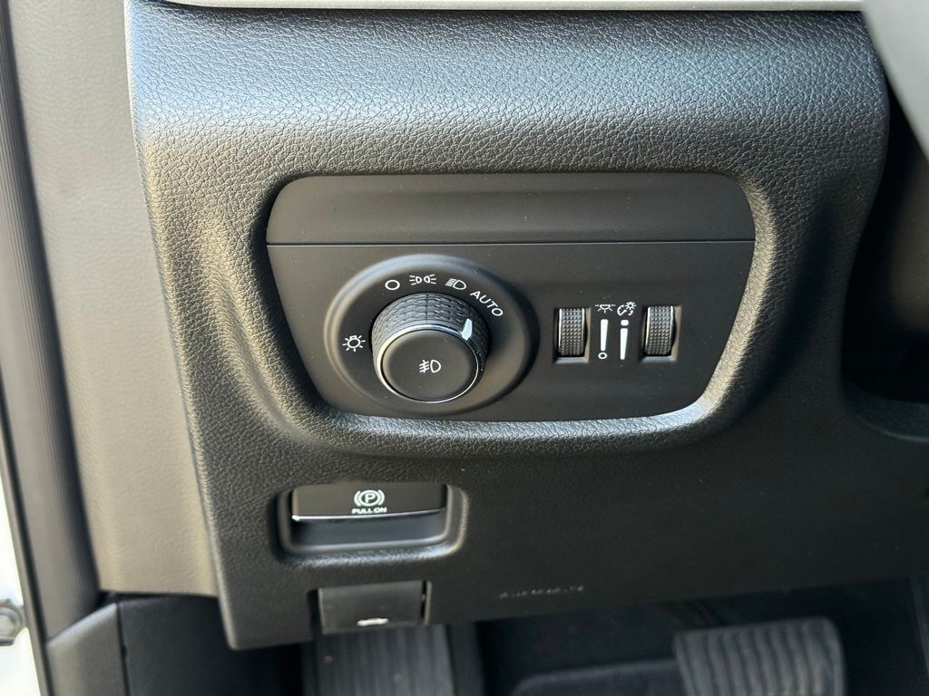 2025 Jeep Grand Cherokee L Limited Crestwood KY
