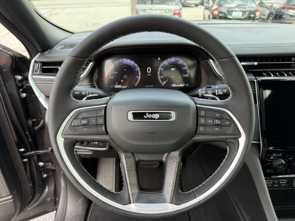2025 Jeep Grand Cherokee L Limited Crestwood KY