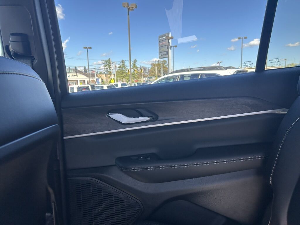 2025 Jeep Grand Cherokee L Limited Crestwood KY