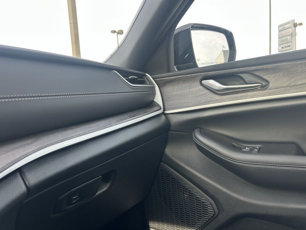 2025 Jeep Grand Cherokee L Limited Crestwood KY