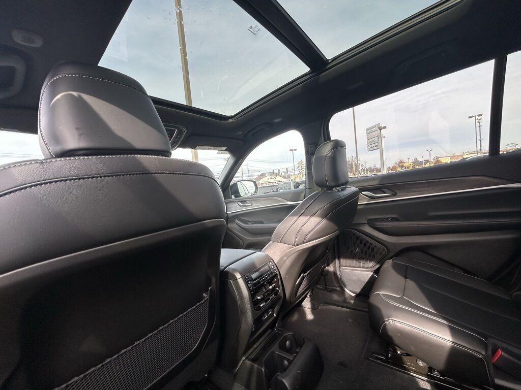 2025 Jeep Grand Cherokee L Limited Crestwood KY