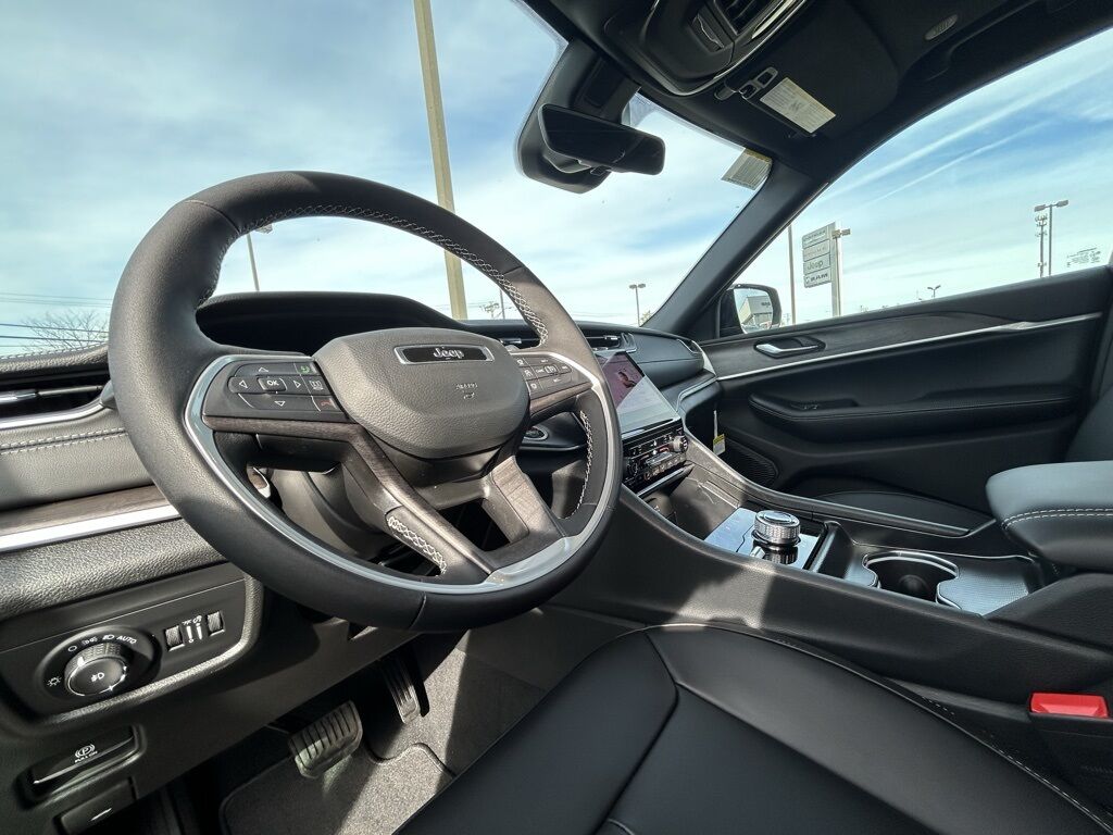 2025 Jeep Grand Cherokee L Limited Crestwood KY