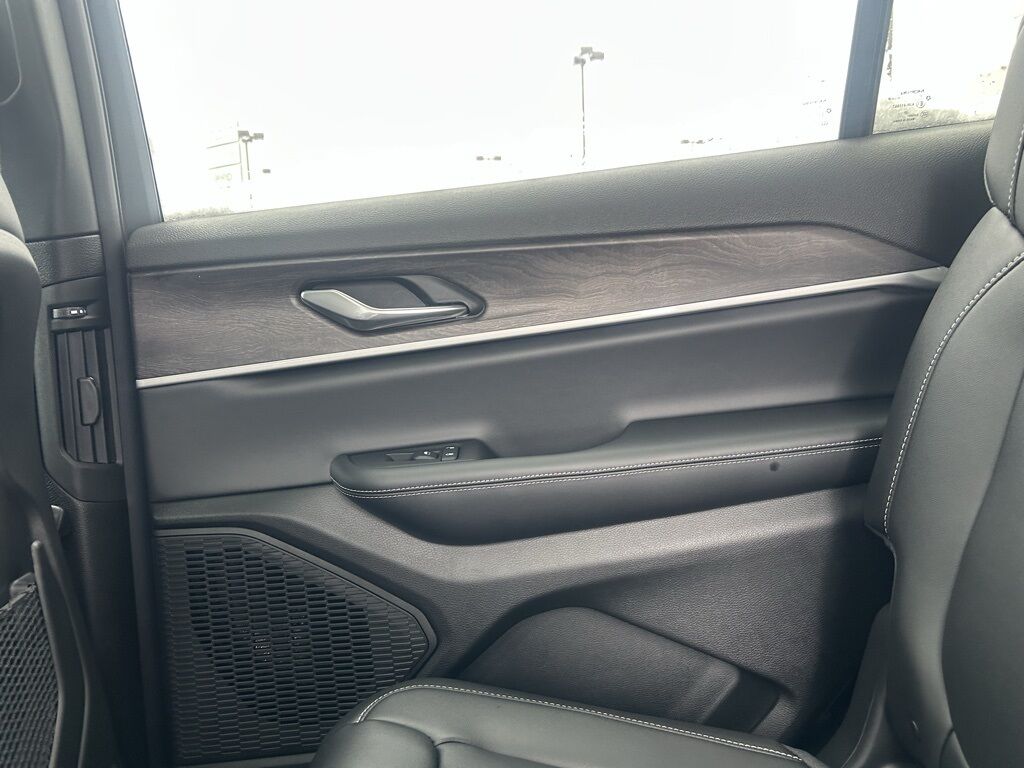 2025 Jeep Grand Cherokee L Limited Crestwood KY