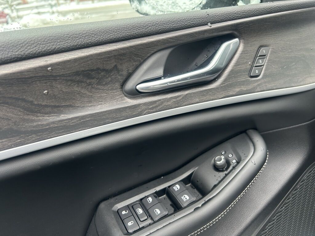 2025 Jeep Grand Cherokee L Limited Crestwood KY