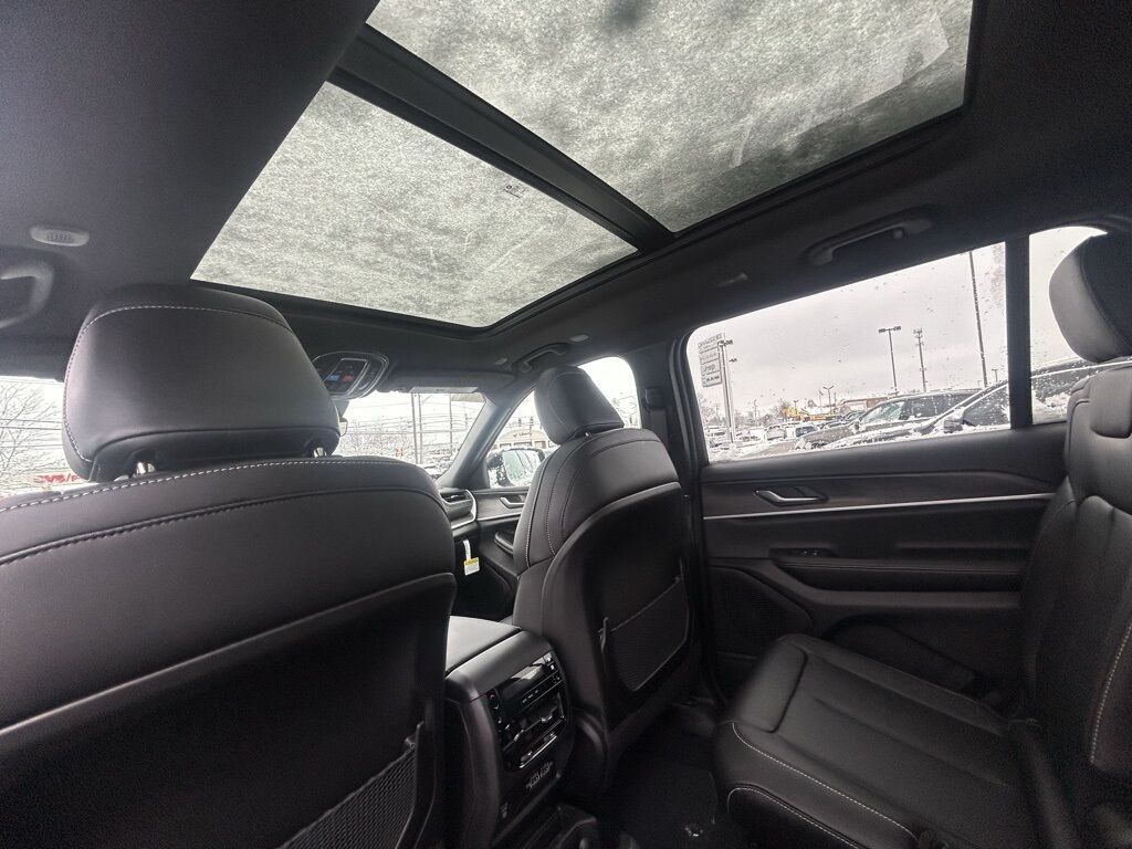 2025 Jeep Grand Cherokee L Limited Crestwood KY