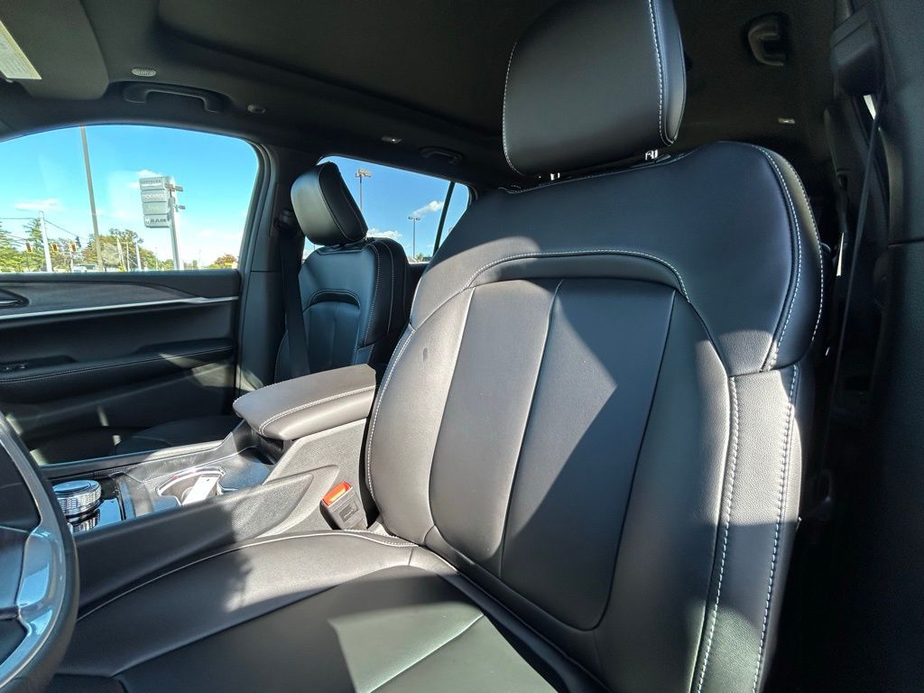 2025 Jeep Grand Cherokee L Limited Crestwood KY