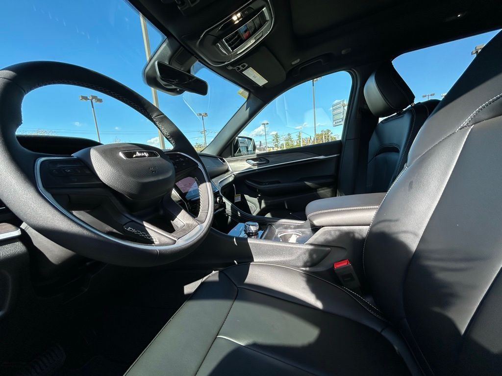 2025 Jeep Grand Cherokee L Limited Crestwood KY