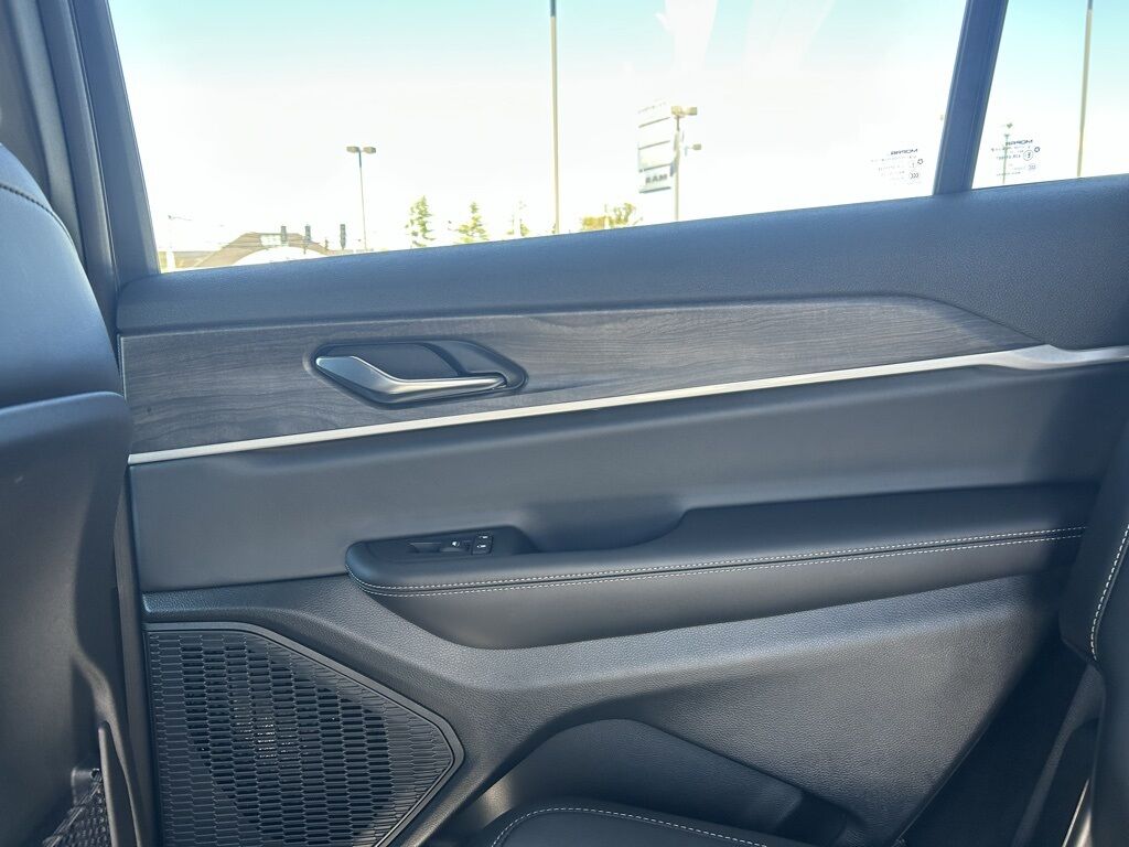 2025 Jeep Grand Cherokee L Limited Crestwood KY