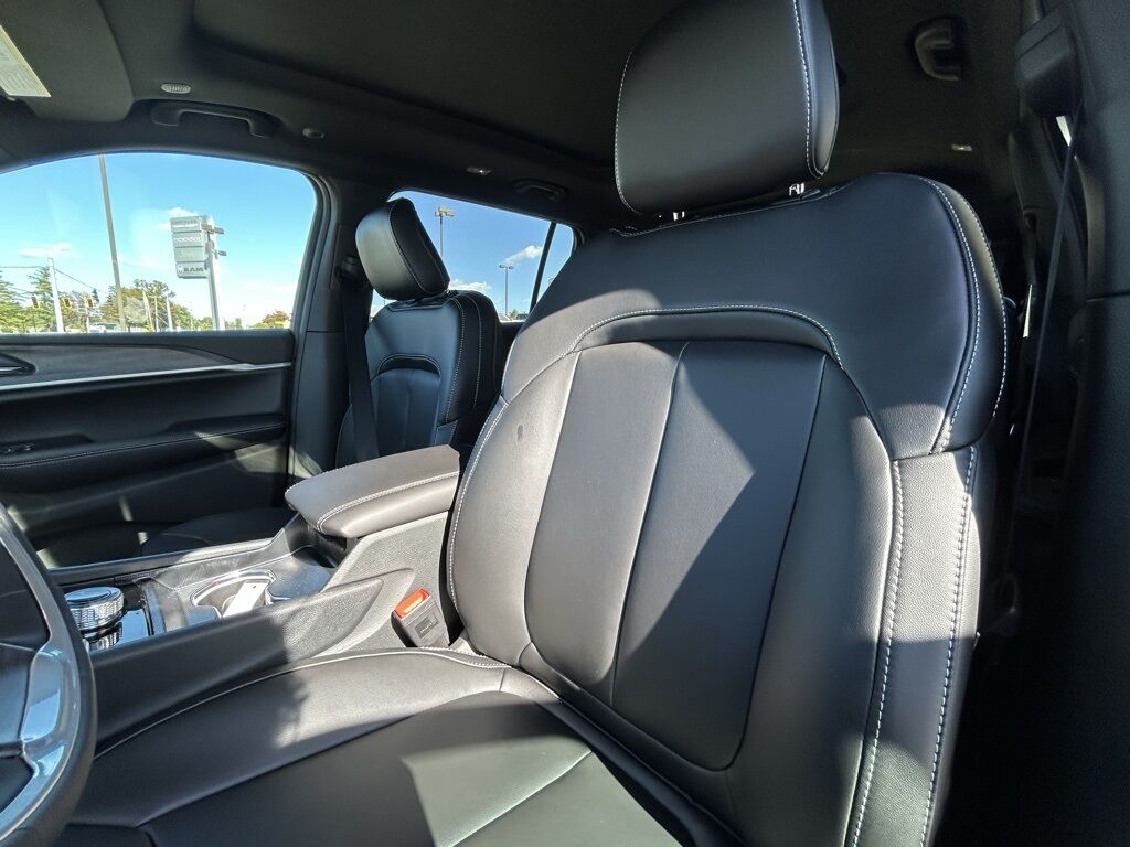 2025 Jeep Grand Cherokee L Limited Crestwood KY