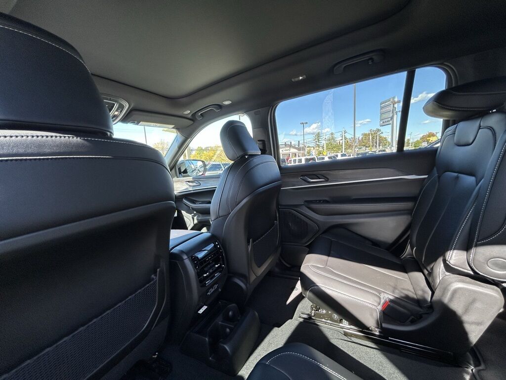 2025 Jeep Grand Cherokee L Limited Crestwood KY