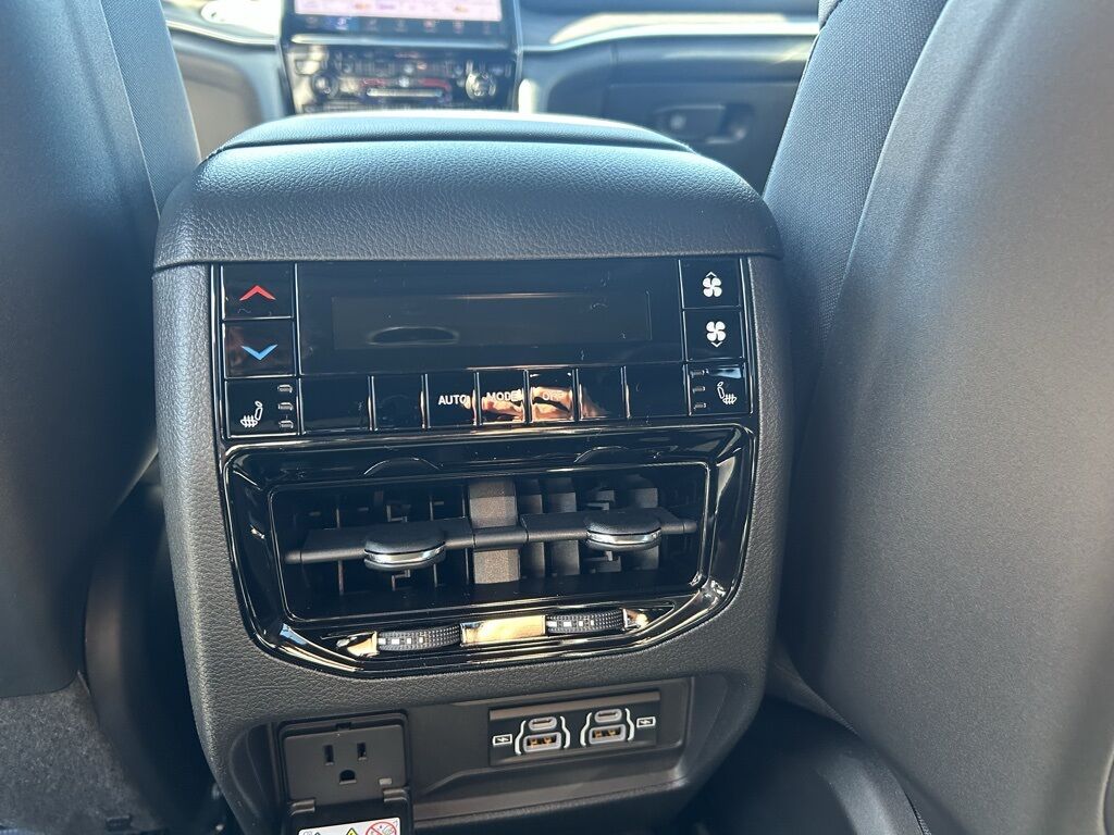 2025 Jeep Grand Cherokee L Limited Crestwood KY