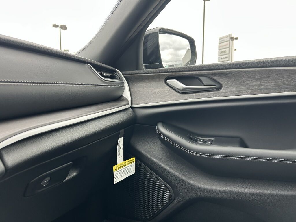 2025 Jeep Grand Cherokee L Limited Crestwood KY