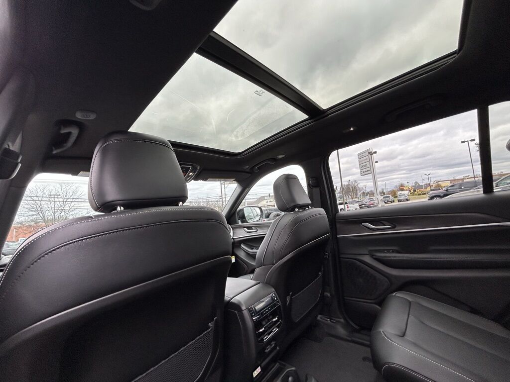 2025 Jeep Grand Cherokee L Limited Crestwood KY