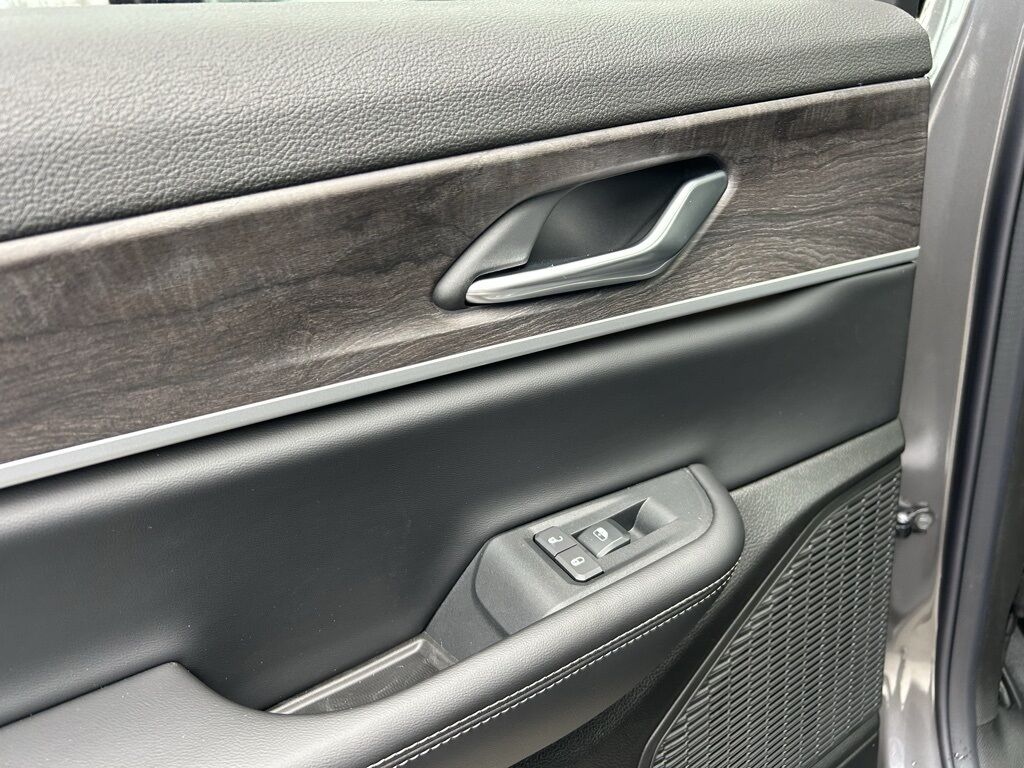 2025 Jeep Grand Cherokee L Limited Crestwood KY