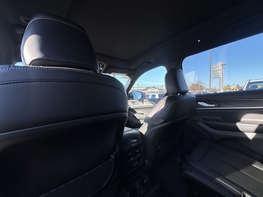 2025 Jeep Grand Cherokee L Limited Crestwood KY