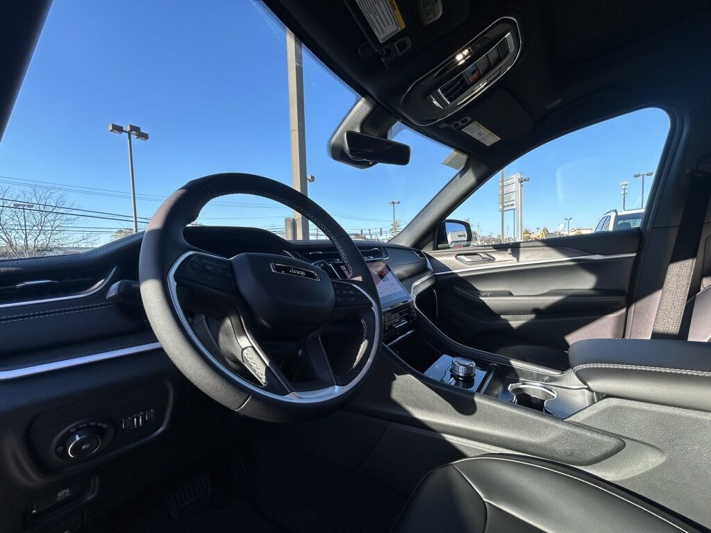 2025 Jeep Grand Cherokee L Limited Crestwood KY