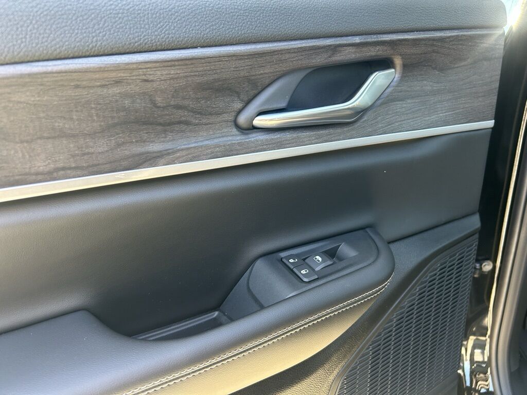 2025 Jeep Grand Cherokee L Limited Crestwood KY