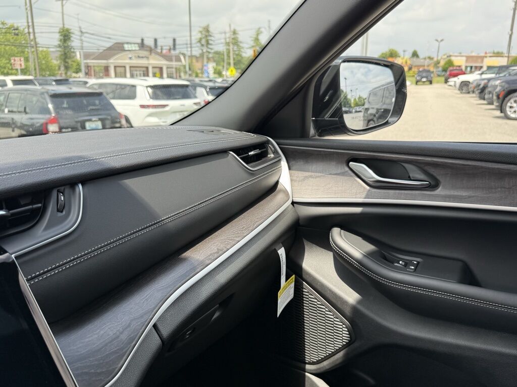 2025 Jeep Grand Cherokee L Limited Crestwood KY