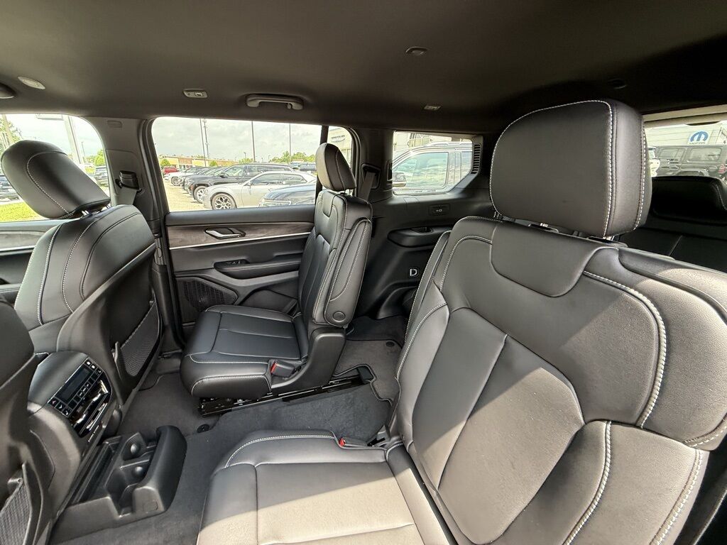 2025 Jeep Grand Cherokee L Limited Crestwood KY