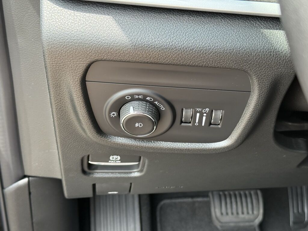 2025 Jeep Grand Cherokee L Limited Crestwood KY