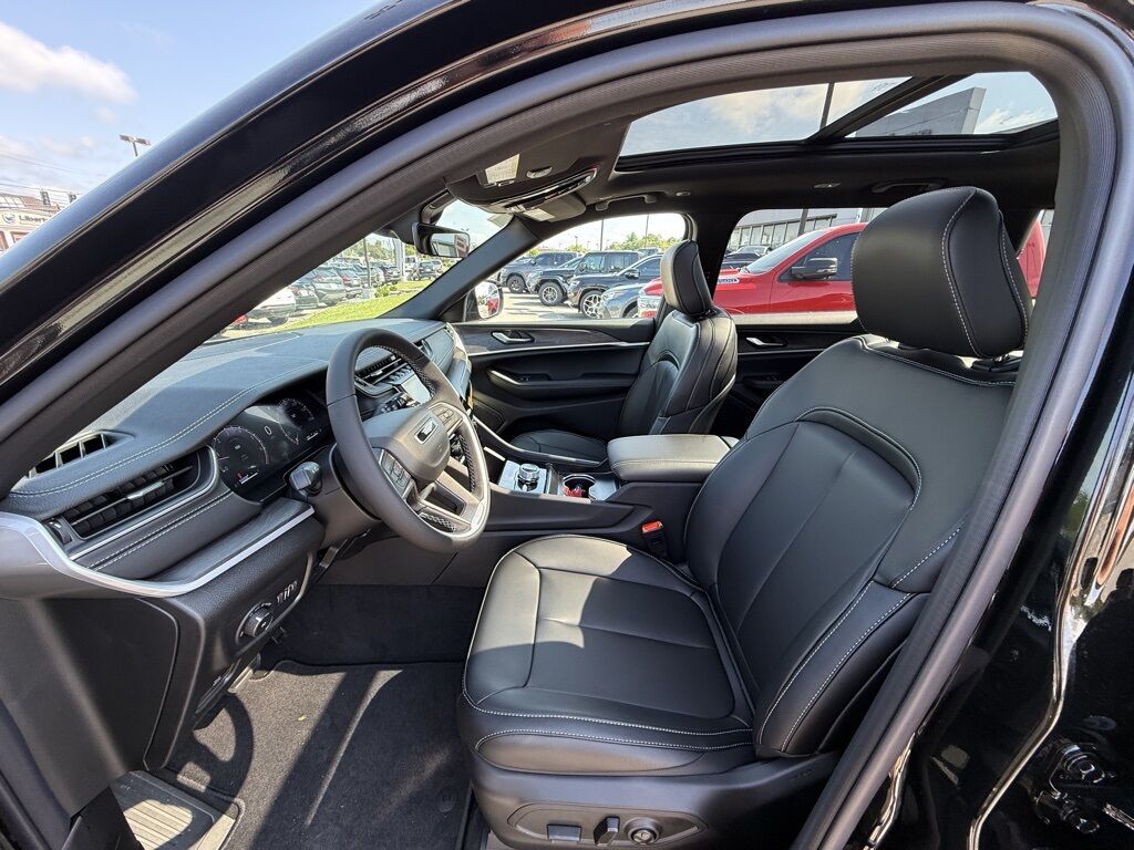 2025 Jeep Grand Cherokee L Limited Crestwood KY