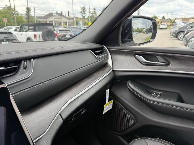 2025 Jeep Grand Cherokee L Limited Crestwood KY
