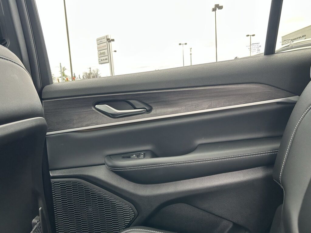 2025 Jeep Grand Cherokee L Limited Crestwood KY