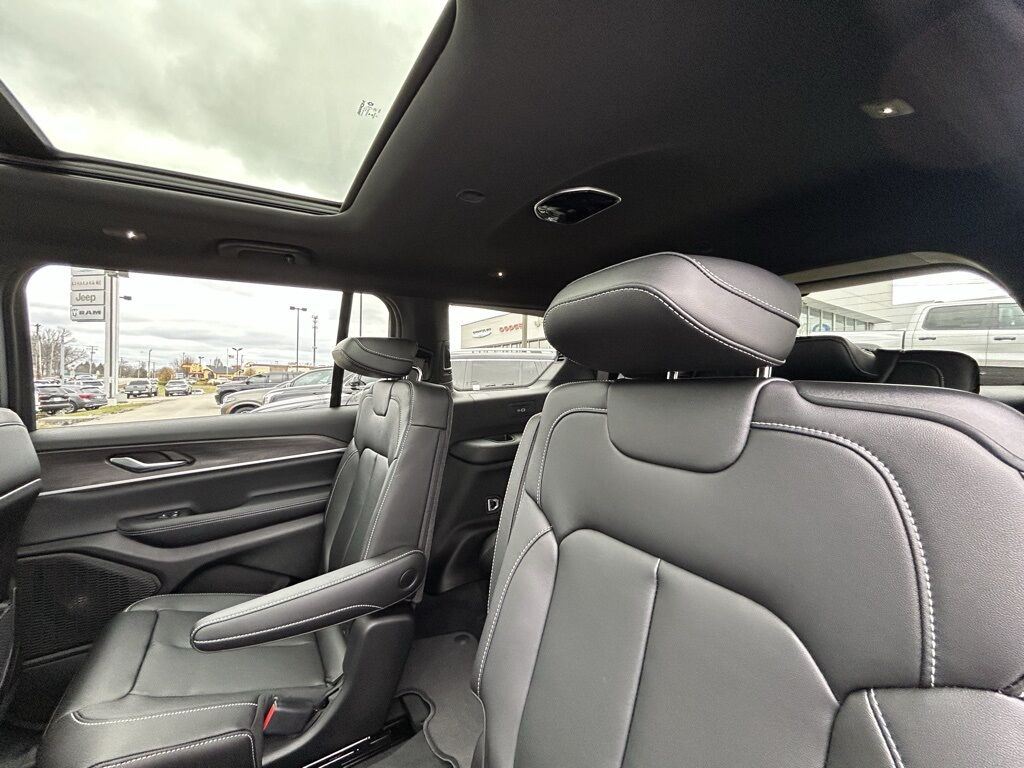 2025 Jeep Grand Cherokee L Limited Crestwood KY